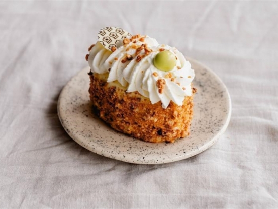 Foto van Hazelnoot Schuim gebakje